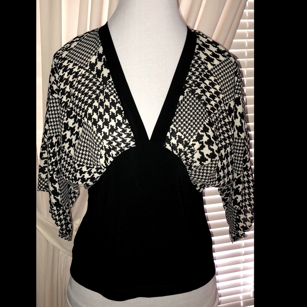 Black White V-Neck Houndstooth Top, Sz PL